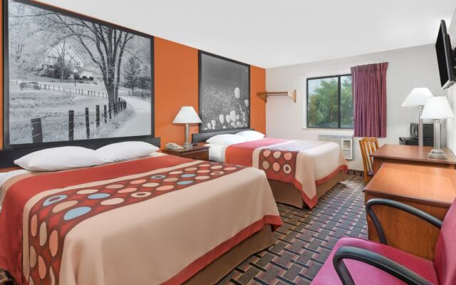 Super 8 Kent/Akron Area