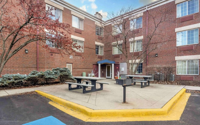 Extended Stay America Select Suites Chicago Westmont Oak Brook
