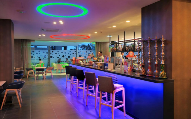 Nelia Beach Hotel & Spa