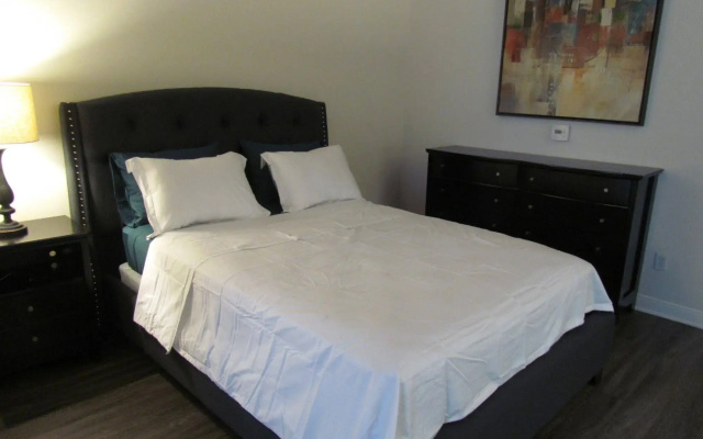 Luxury Loft Next to Staples Center