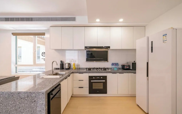 Tyms Stylish 3BR 2BA Apt Xujiahui Shops