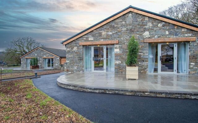 Suite 2 - Sleeping Giant Hotel - PEN Y CAE Inn