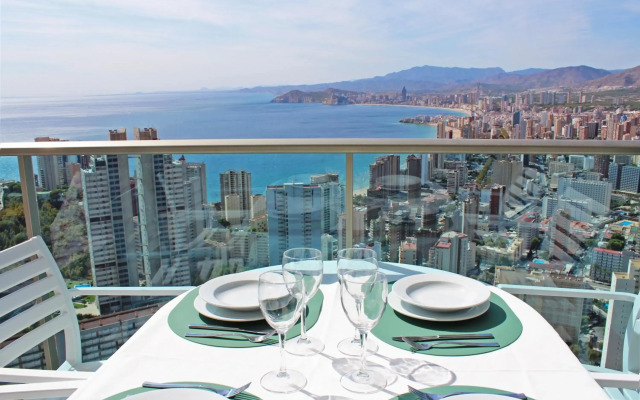 Two bedroom apartment with sea views - Floor 33