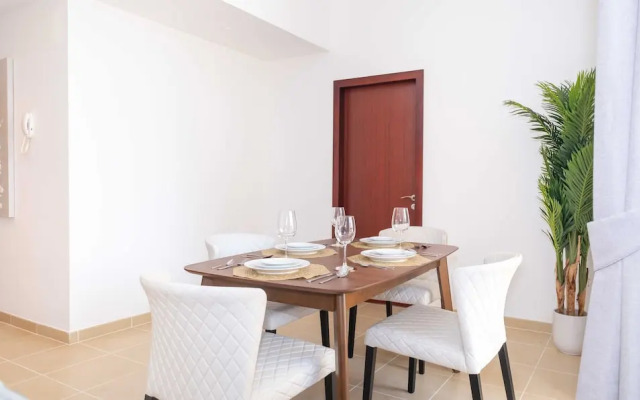 LUX  The JBR Marina View Suite 2