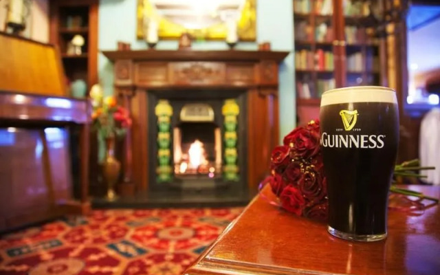 Woodenbridge Hotel and Lodge