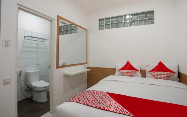 Super OYO 3209 Hegarbudhi Residence
