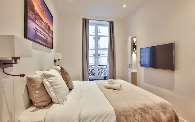 64 - Luxury Flat Champs-Élysées 1D