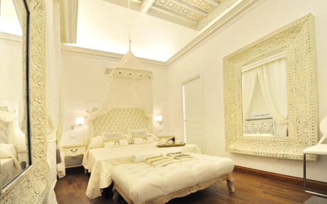 Luxury Navona Apartments by Flatinrome