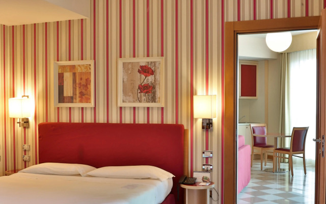 UnaHotels The One Milano Hotel & Residence