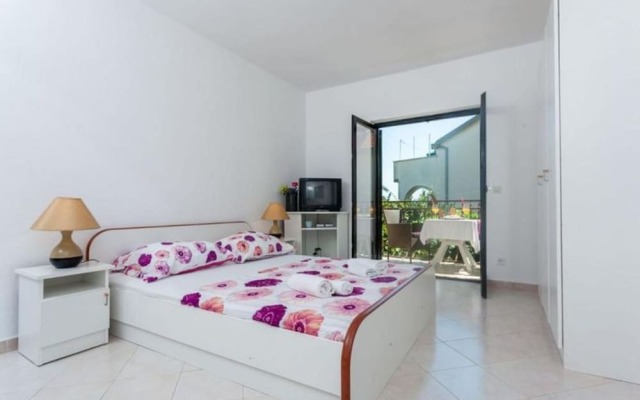 Aesthetic Apartment With Balcony and Sea View