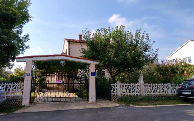 Apartment Gracijana 2