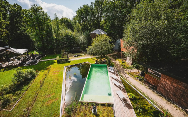 Utopia Hotel