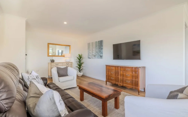 Seaview Heights by the BnB Collection