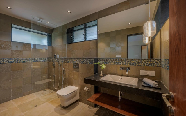 SaffronStays Red Brick House, Panchgani - rustic villa with huge lawn and terrace