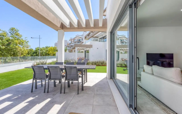 Hanami South Bay SB1