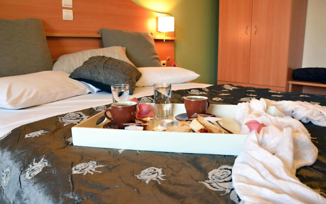 Belussi Beach Hotel & Suites