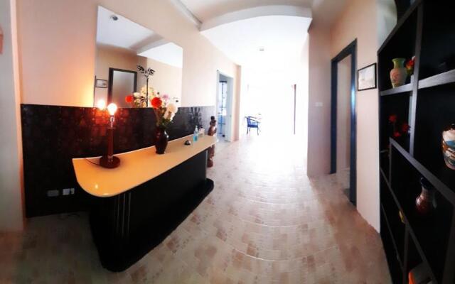 SR Sea View Apartments