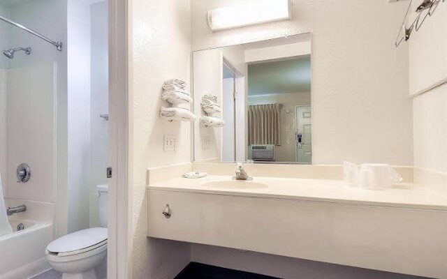 Motel 6 Anaheim Stadium - Orange