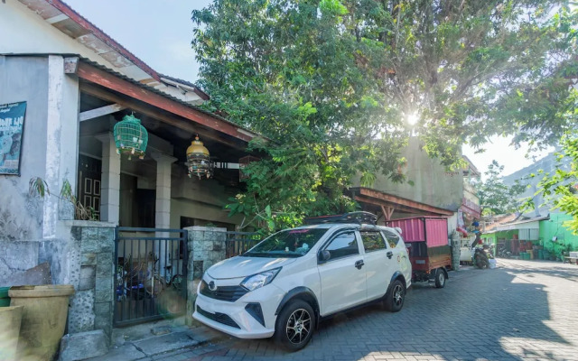 OYO Life 94040 Agung Home Stay