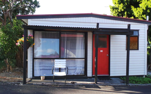 Papakura Motor Lodge & Motel