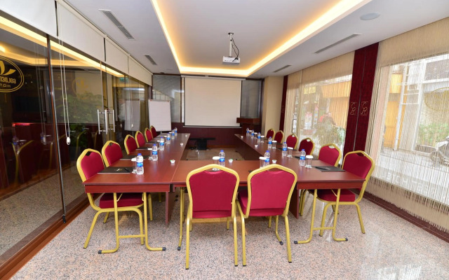 Golden Siyav Hotel
