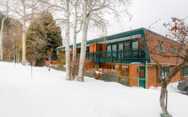 Everything You Need - 2BR Steps To Gondola