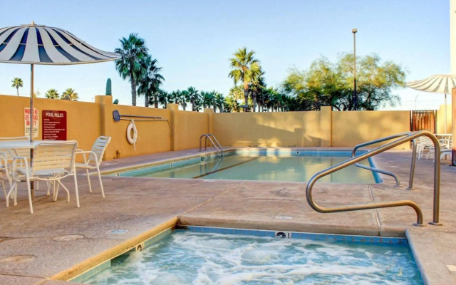 Spark By Hilton Tucson Airport