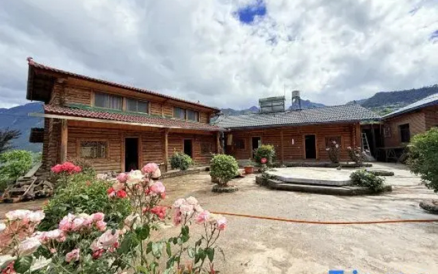 Golden Dream Maker Homestay at Haba Snow Mountain