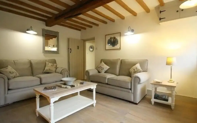 Claypot Cottage, Cirencester