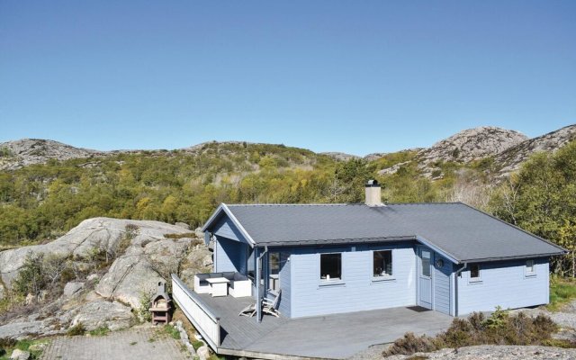 Stunning Home in Lindesnes With 3 Bedrooms and Wifi