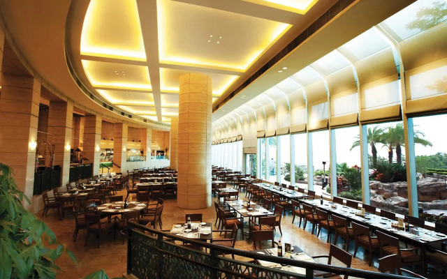 Harbour Plaza Metropolis