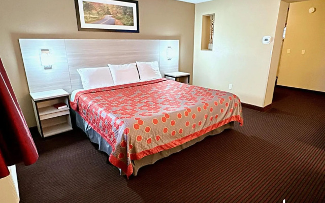 Travel Inn & Suites