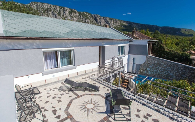 Adorable Holiday Home With Private Pool & Great Terrace