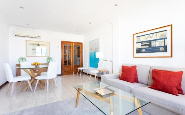 Rooms & Suites Balcony 3D