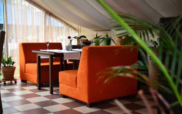 Seasons SPA Boutique Hotel