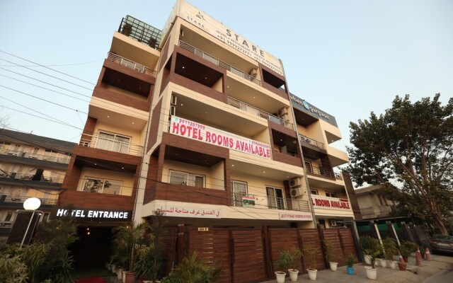 Hotel Starex Opp. Artemis Hospital