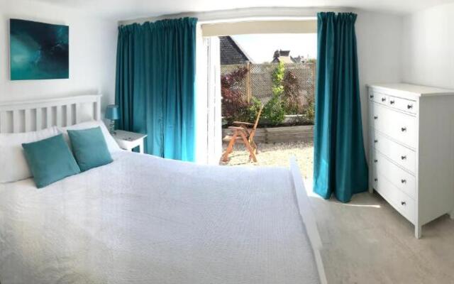 Lyme View Apartment