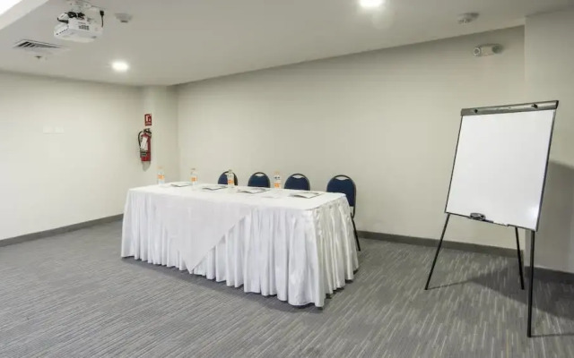 Holiday Inn Express & Suites Ciudad Obregon