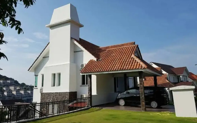 Penang Hilltop Seaview Bungalow