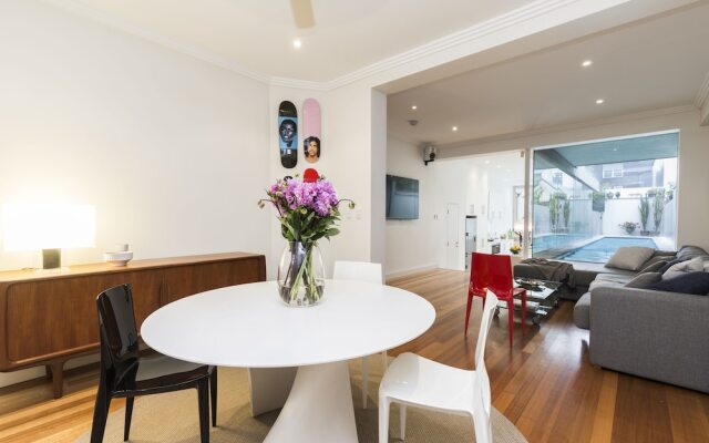 Stylish 3 Bedroom Pool House In Surry Hills