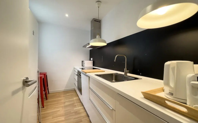 AinB Barcelona Sants Apartments