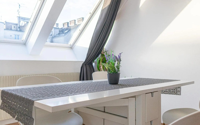 Lovely 2 Apartments - Suitable for Long Stays