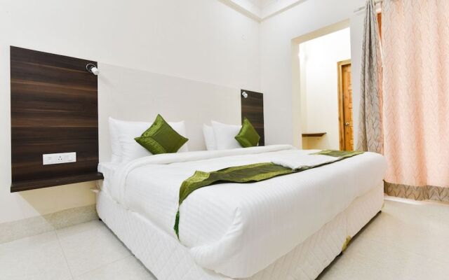 Treebo Essence Huda City Centre