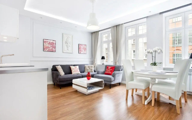 The Heart of Old Town Apartments