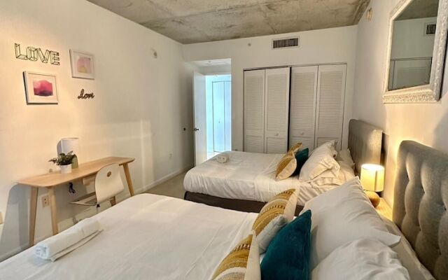 Beautiful Family Condo - Enjoy Miami