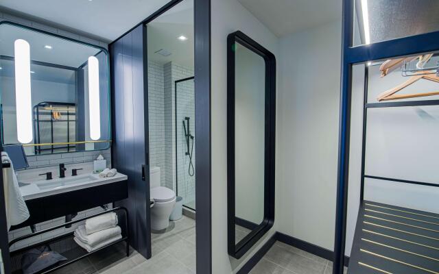 Canopy by Hilton Jersey City Arts District