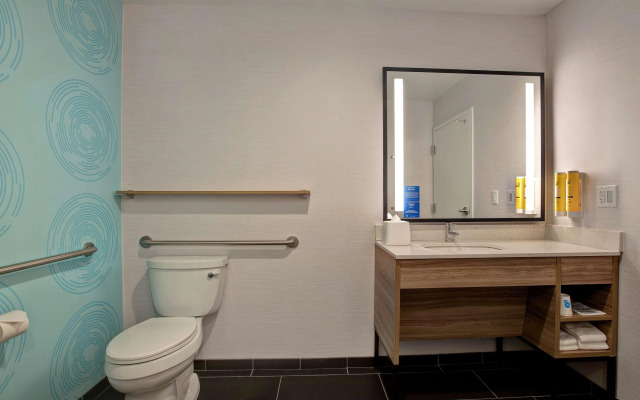 Tru by Hilton Manassas