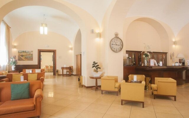 Le Cheminee Business Hotel