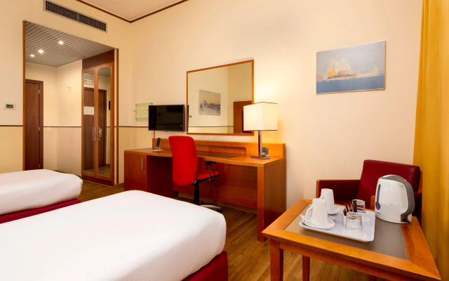 Crowne Plaza Venice East by IHG