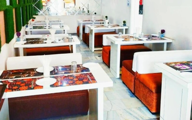 OYO 9368 Hotel Pratap